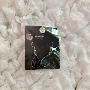 Brand new neveropened Dallas Cowboys drop earrings